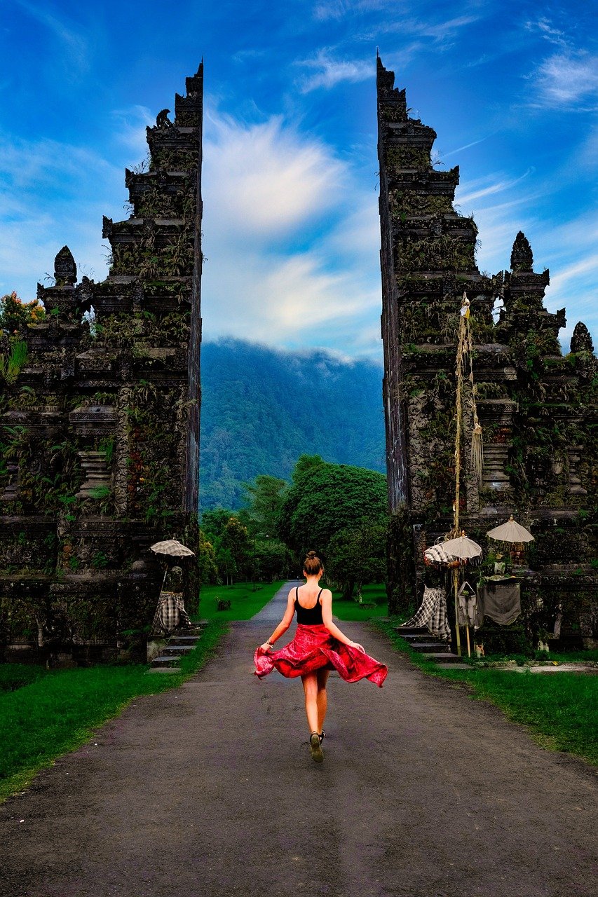 handara gate bali- simmitrips.in